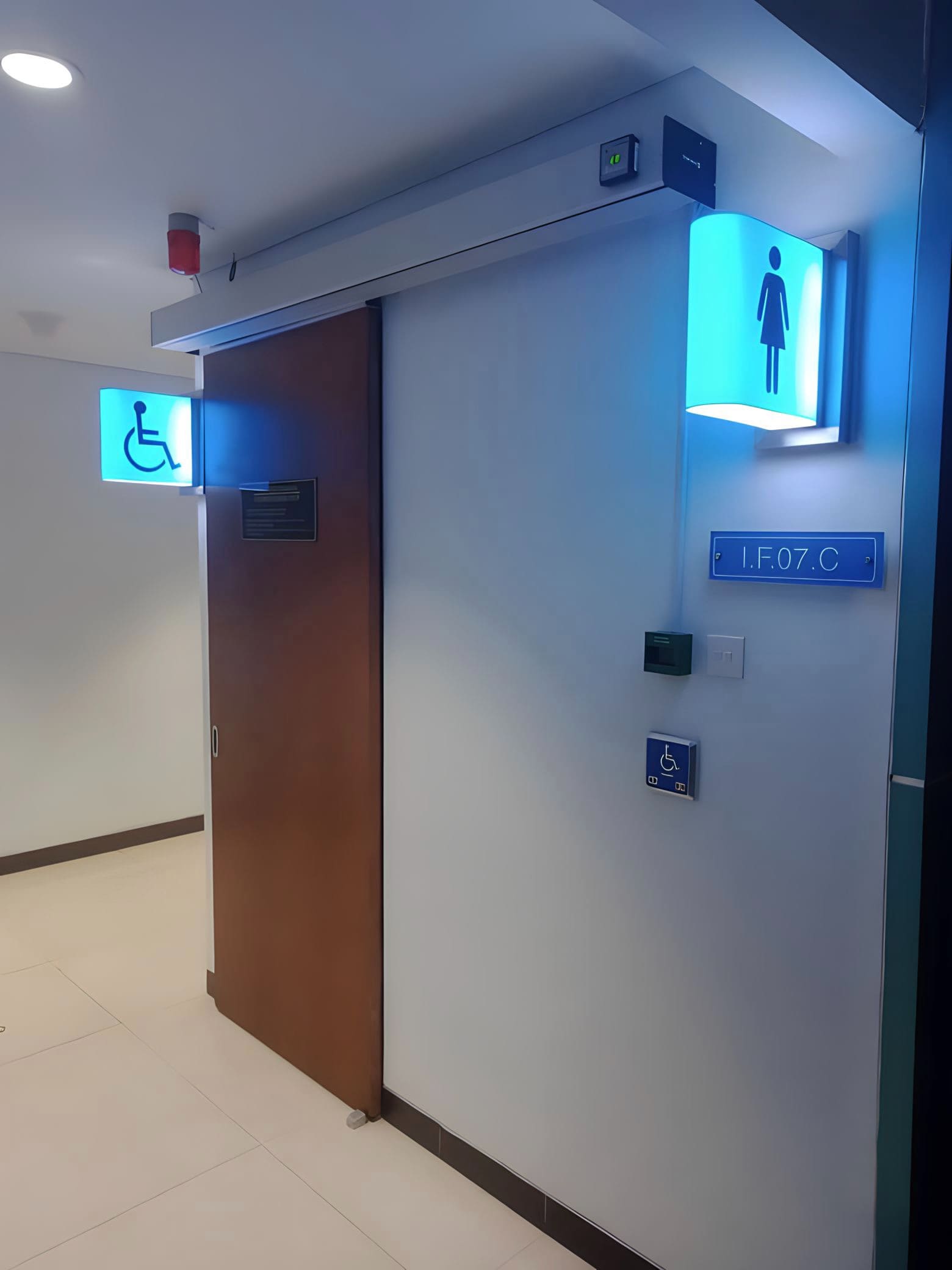 Toilet Disabled Bandara Soekarno Hatta - Tangerang